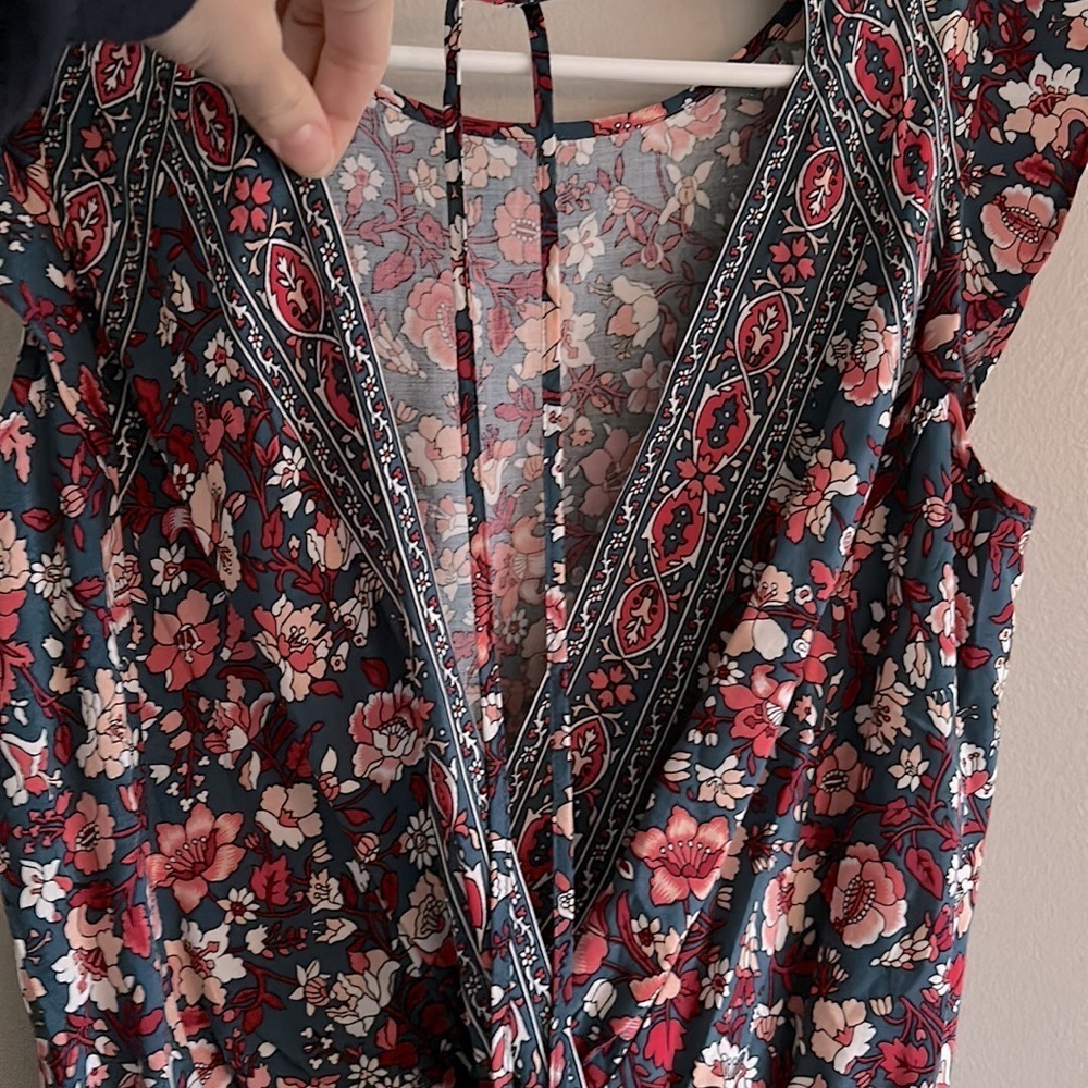 Multi floral flutter sleeve romper - Picture 11 of 11